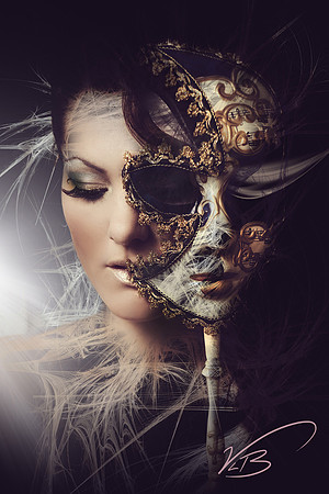 Laura with Mask